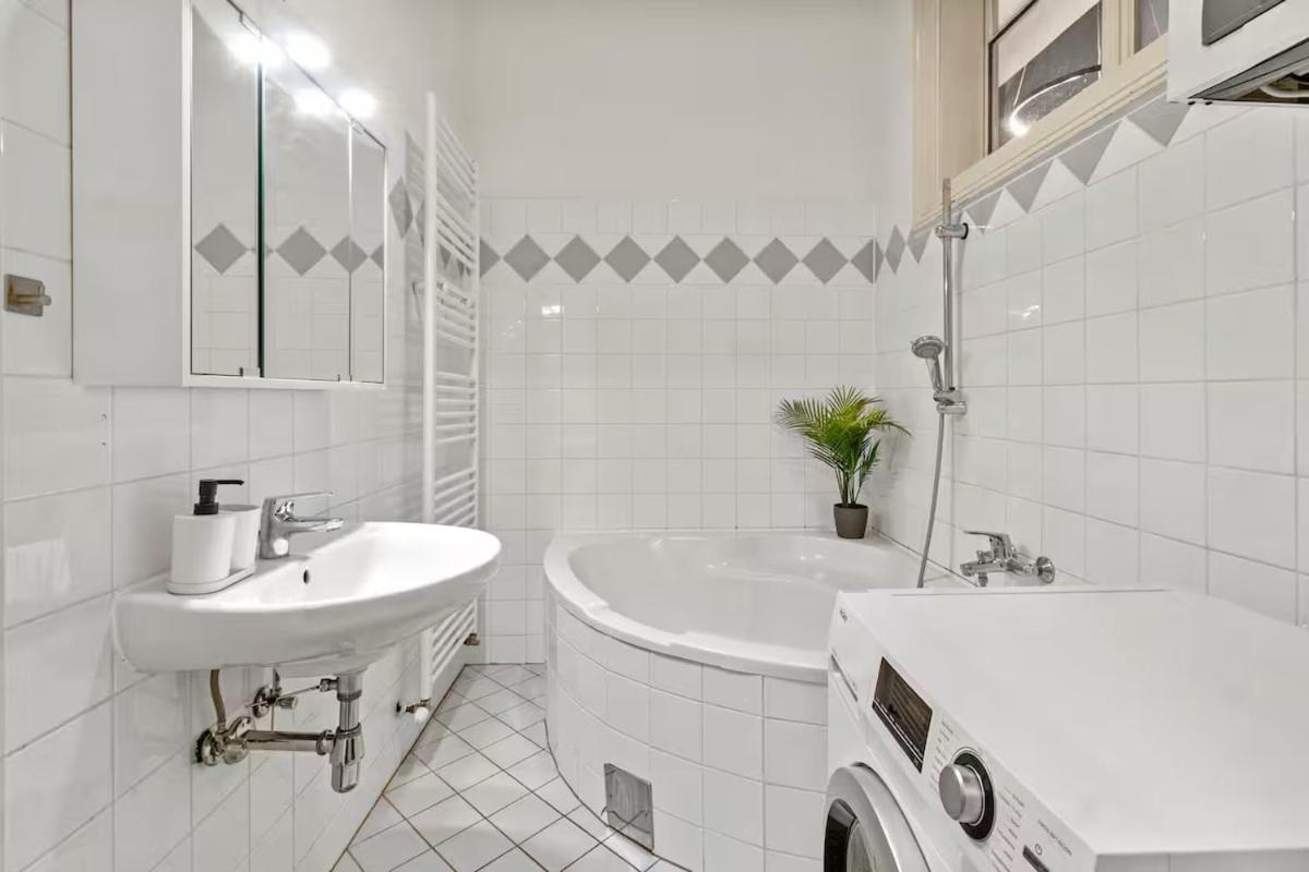 Spacious 3br I At Mariahilfer Strasse I Wifi