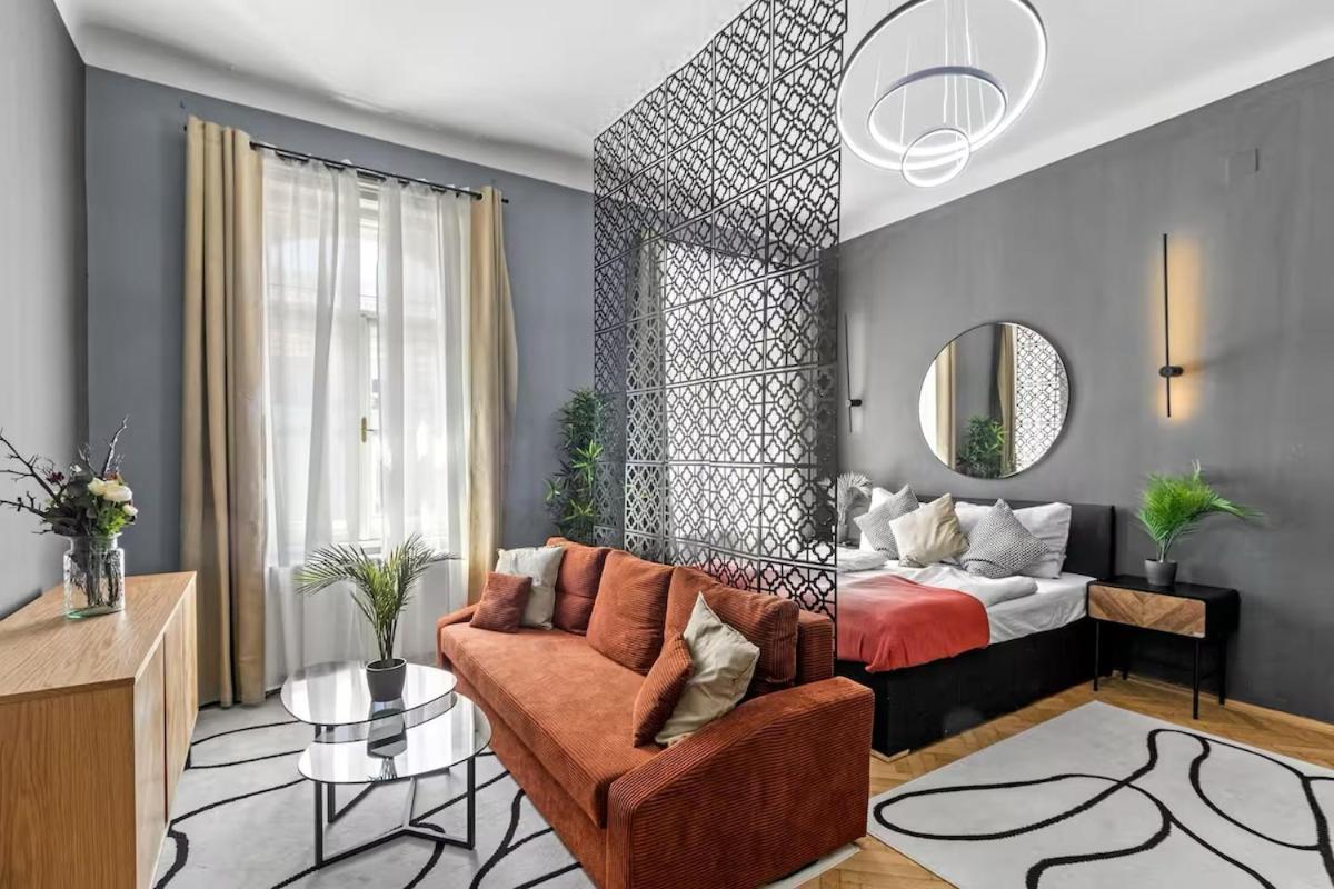 Spacious 3br I At Mariahilfer Strasse I Wifi Apartment *