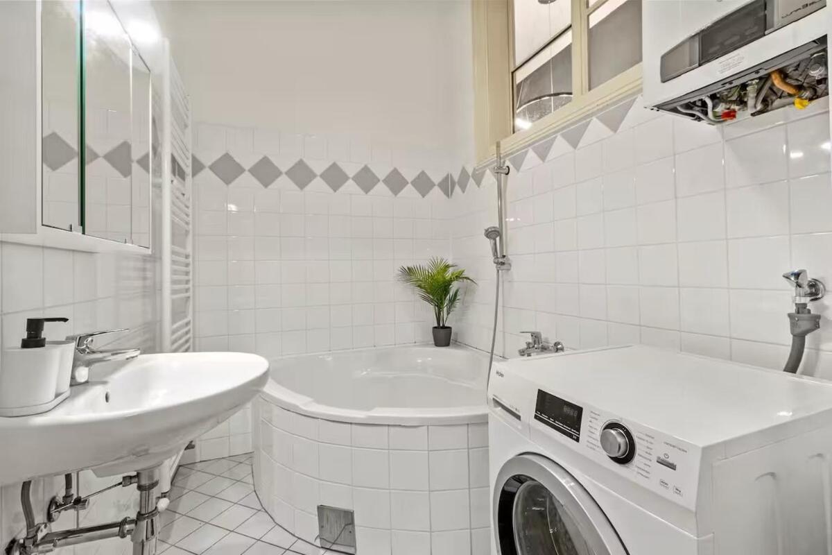 Apartment Spacious 3br I At Mariahilfer Strasse I Wifi Wien